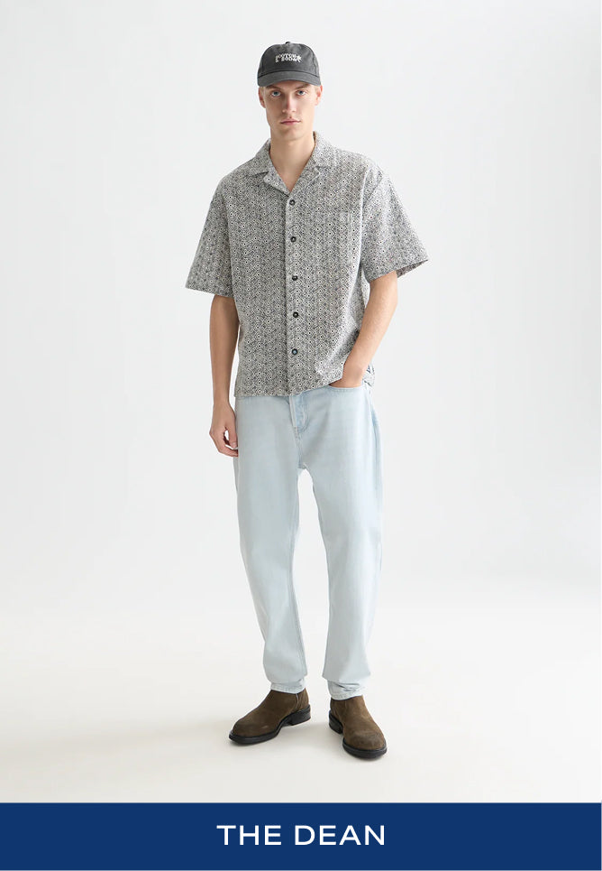 - Loose Tapered Fit -