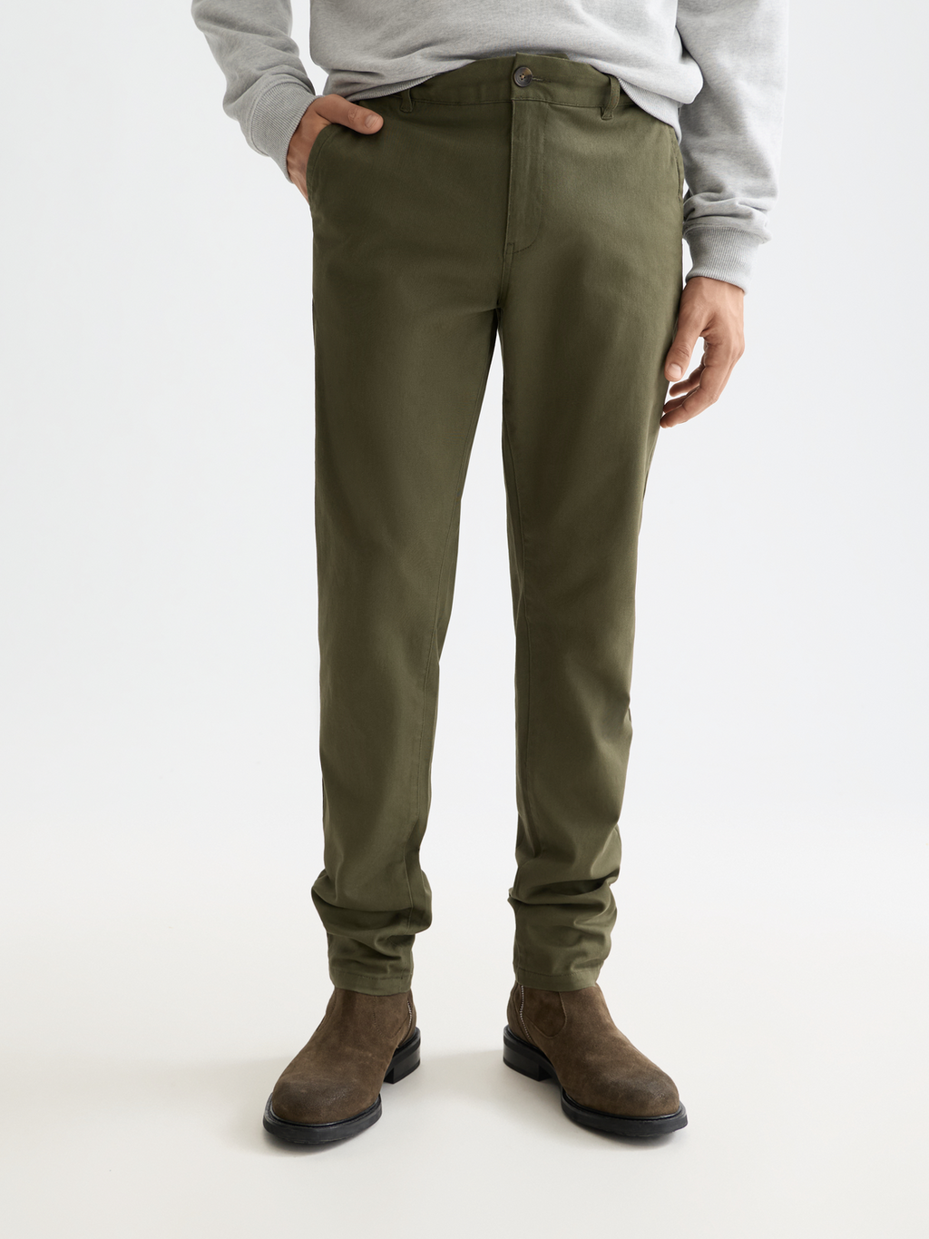 Nos pantalons chino en twill de coton mélangé Mott