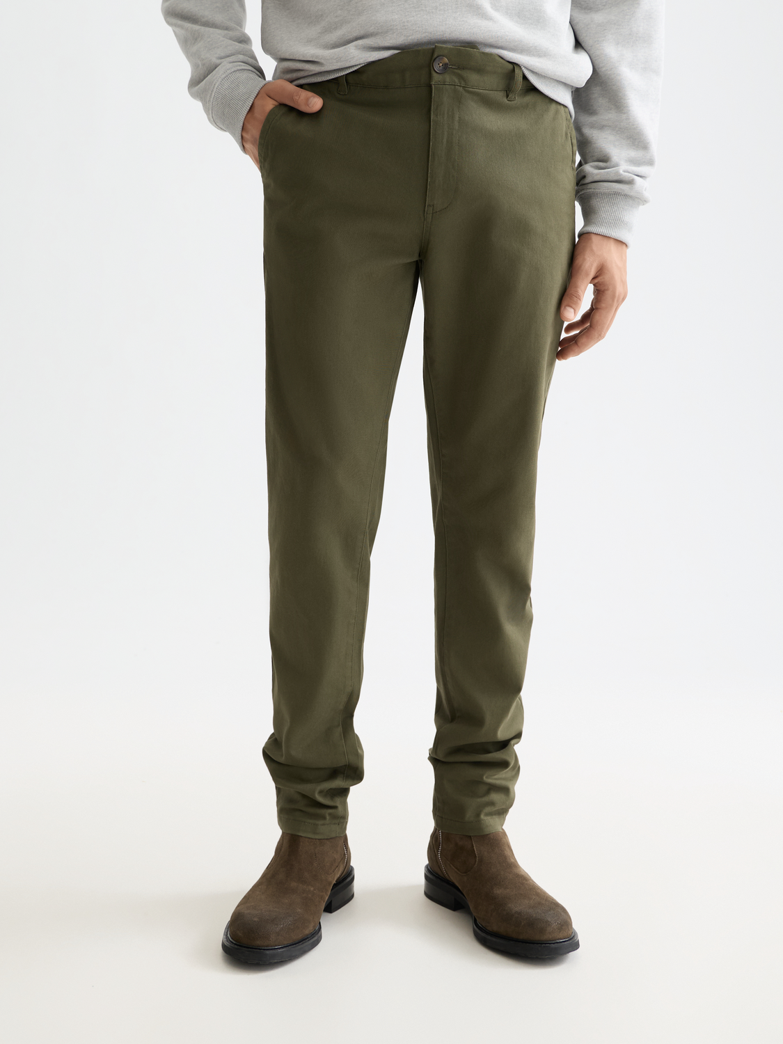 Nos pantalons chino en twill de coton mélangé Mott