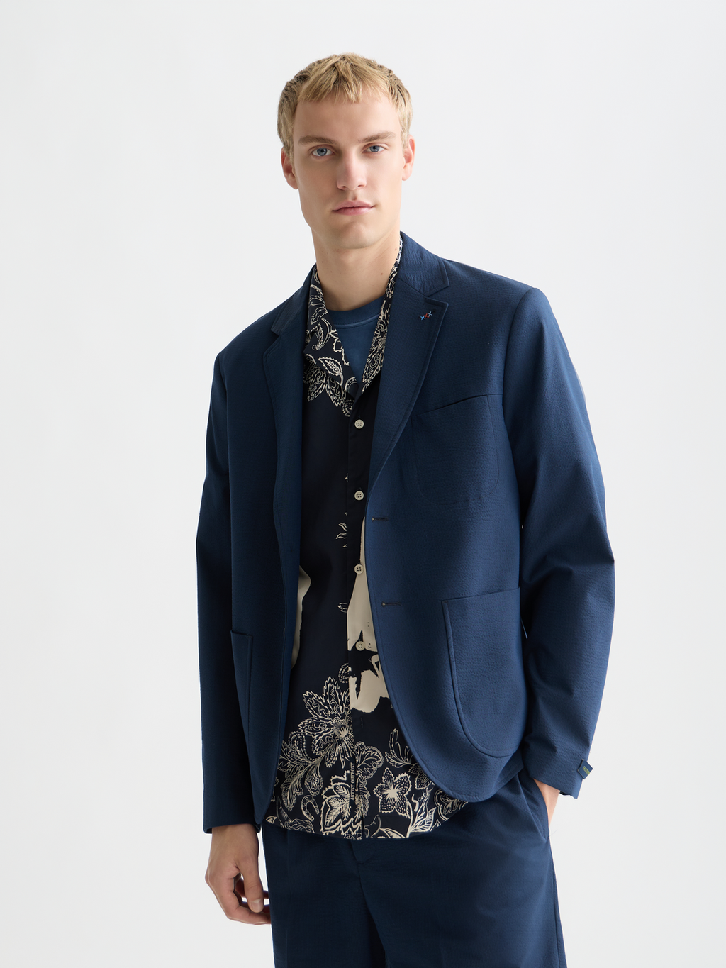 Unkonstruierter Blazer aus Baumwoll-Seersucker-Mischung