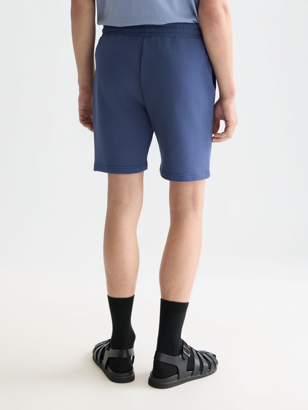 Shorts en molleton coupe régulière avec badge logo