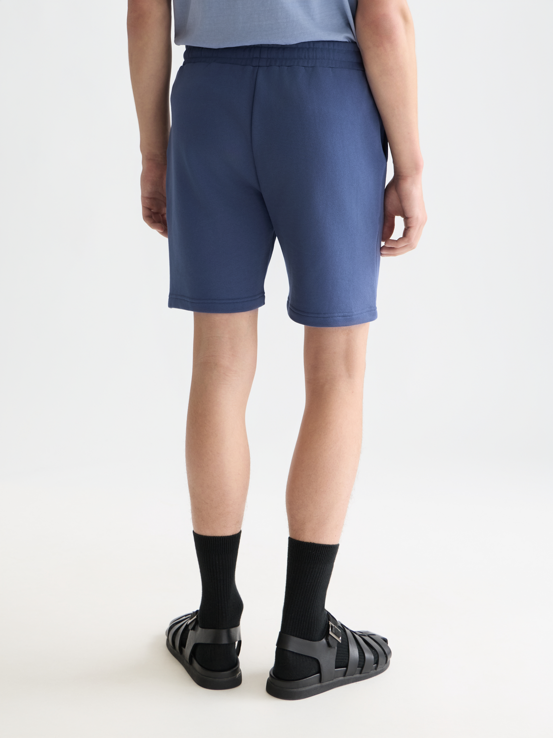 Shorts en molleton coupe régulière avec badge logo