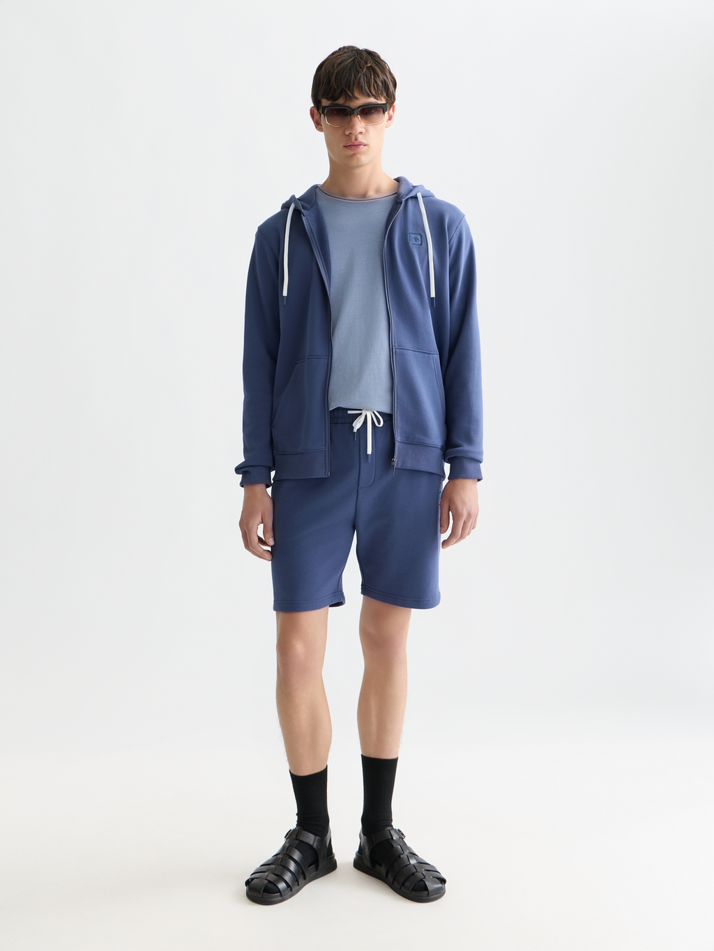 Shorts en molleton coupe régulière avec badge logo