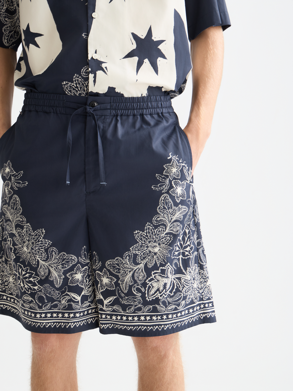 Bedruckte Bermuda-Shorts aus Baumwoll-Lyocell-Mix in weiter Passform