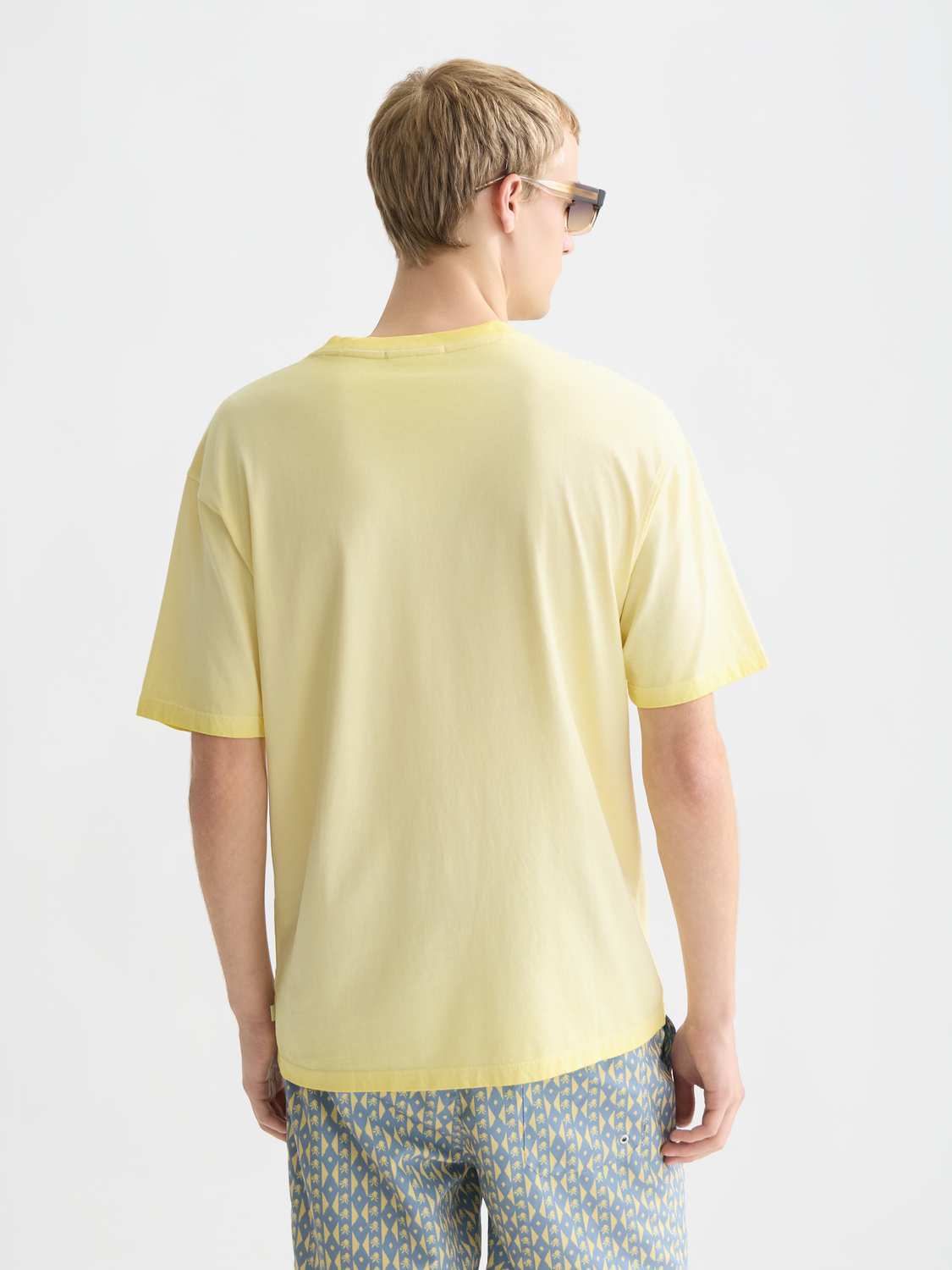 Bestickte Kunstwerke Entspannte Passform Kleidungsgefärbtes T-Shirt