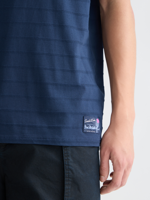 T-shirt jacquard structuré à coupe décontractée