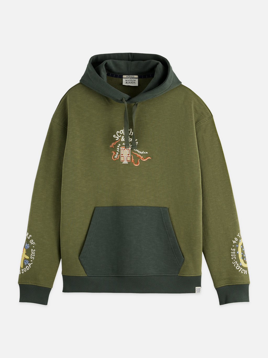 Der Relaxed-Fit Hoodie mit 40 Jahre Jubiläum Stickerei