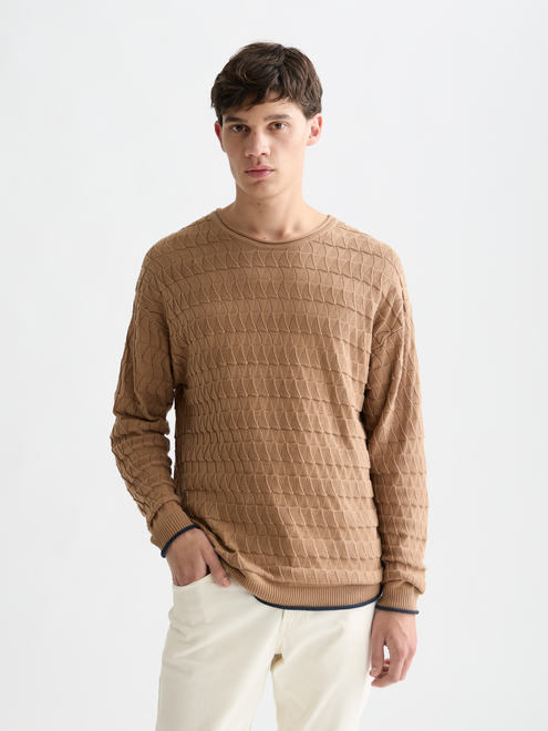Lochstrickpullover mit überschnittenen Schultern