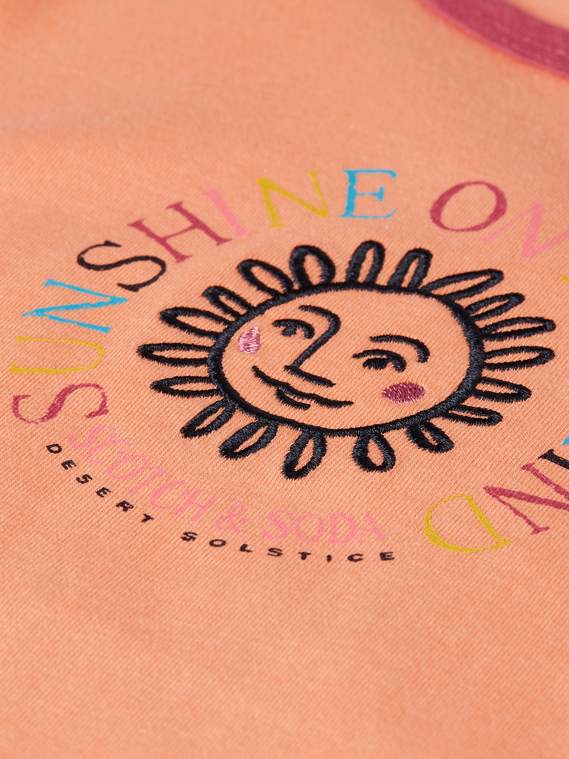 Girls' Front Artwork Ringer T-Shirt mit normaler Passform