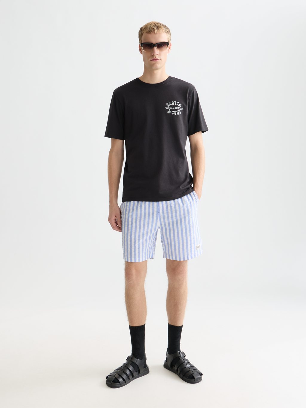 T-Shirt mit Artwork auf der linken Brustseite, normale Passform