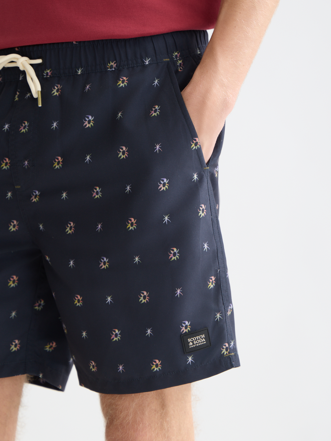 Badeshorts in halber Länge mit Mini-Print