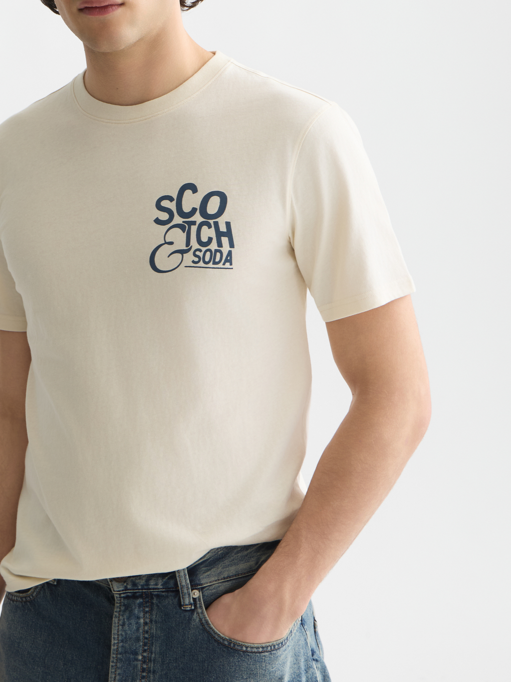 T-Shirt mit Artwork auf der linken Brustseite, normale Passform