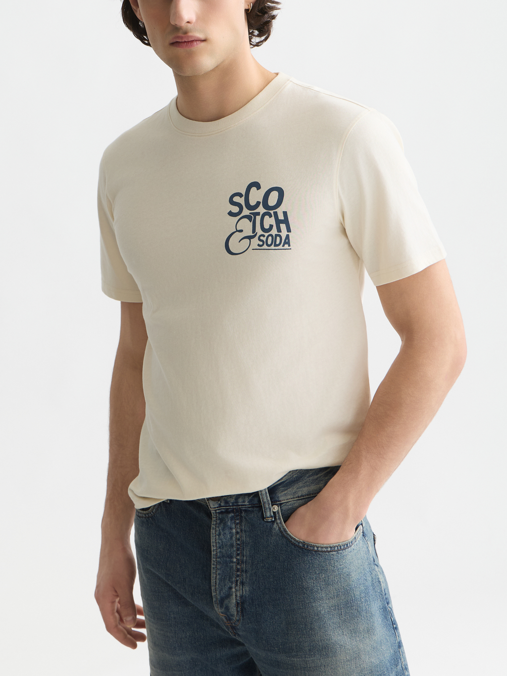 T-Shirt mit Artwork auf der linken Brustseite, normale Passform
