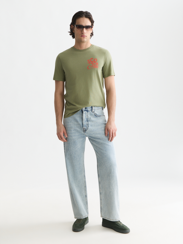 T-shirt coupe droite avec motif côté cœur