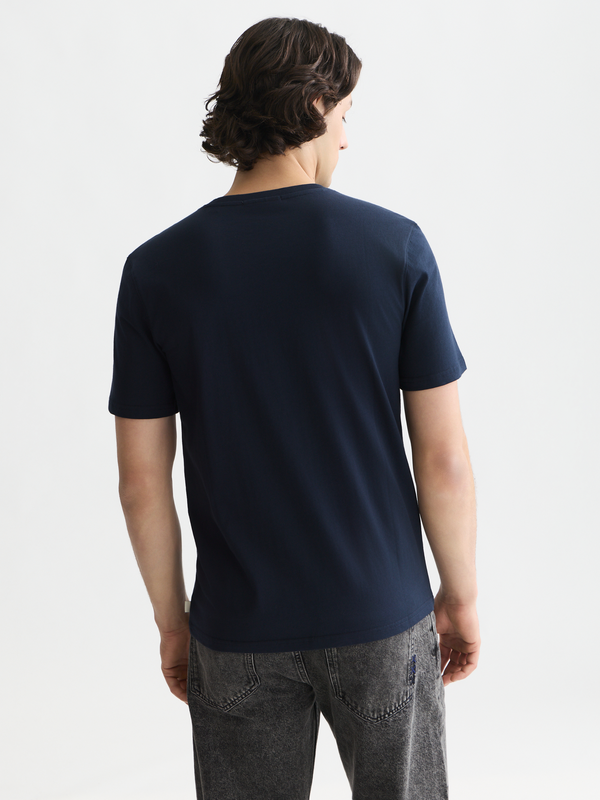 T-Shirt mit Artwork auf der linken Brust, normale Passform
