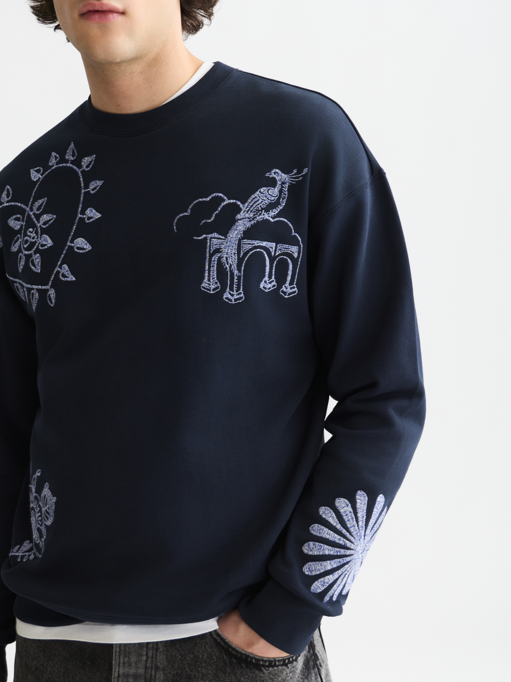 Scotch & Soda x Royal Delft Embroidered Relaxed Sweatshirt