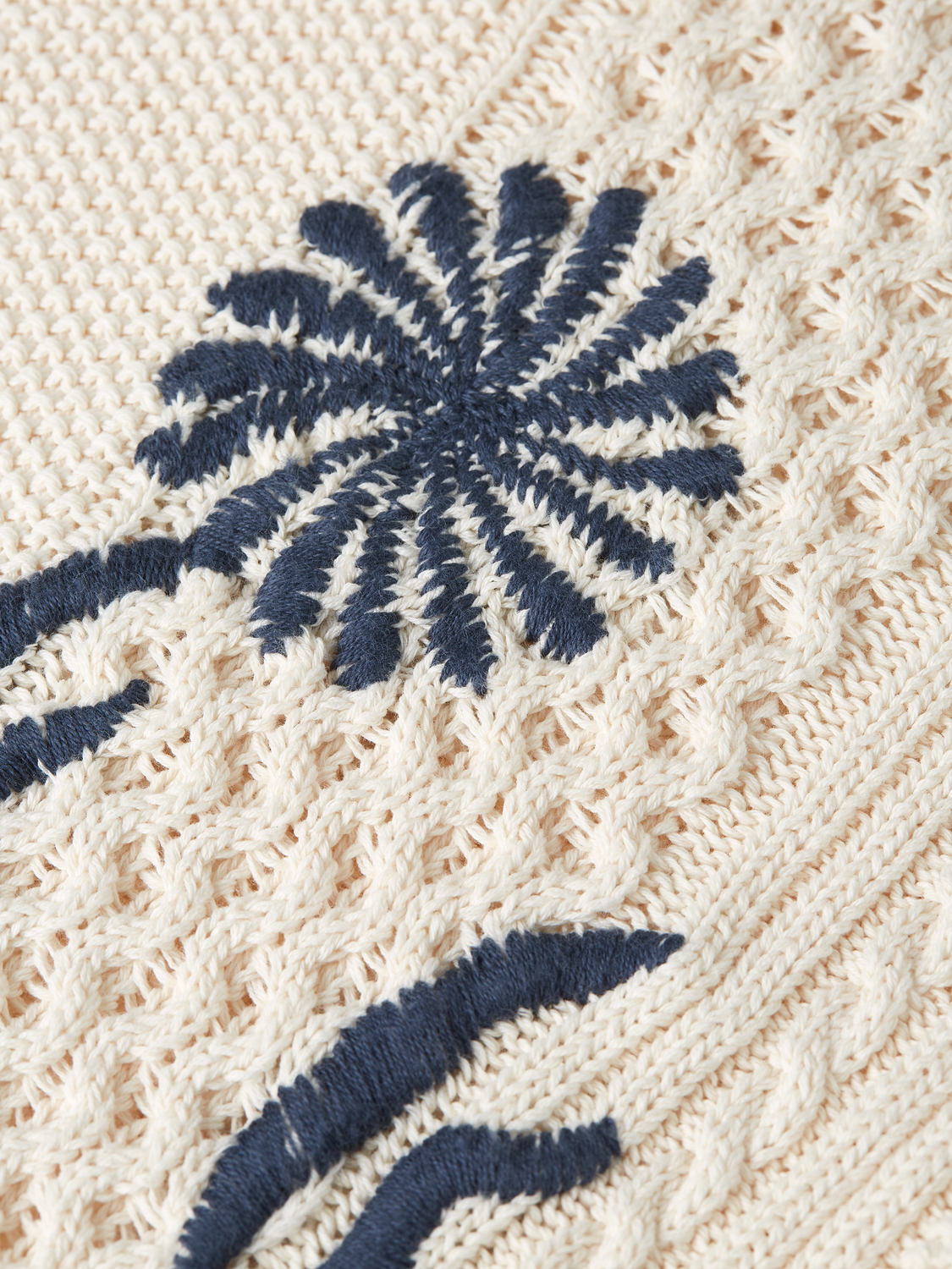 Scotch & Soda x Royal Delft Embroidered Relaxed Pullover