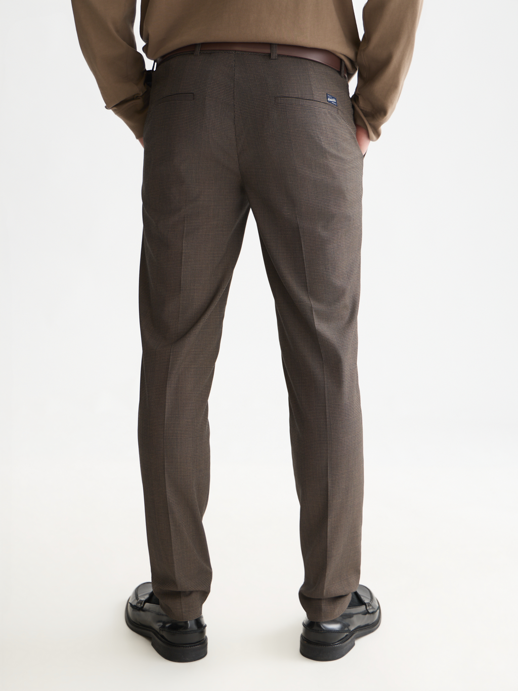 Mott Tailored Structured Yarn-Dyed Chino