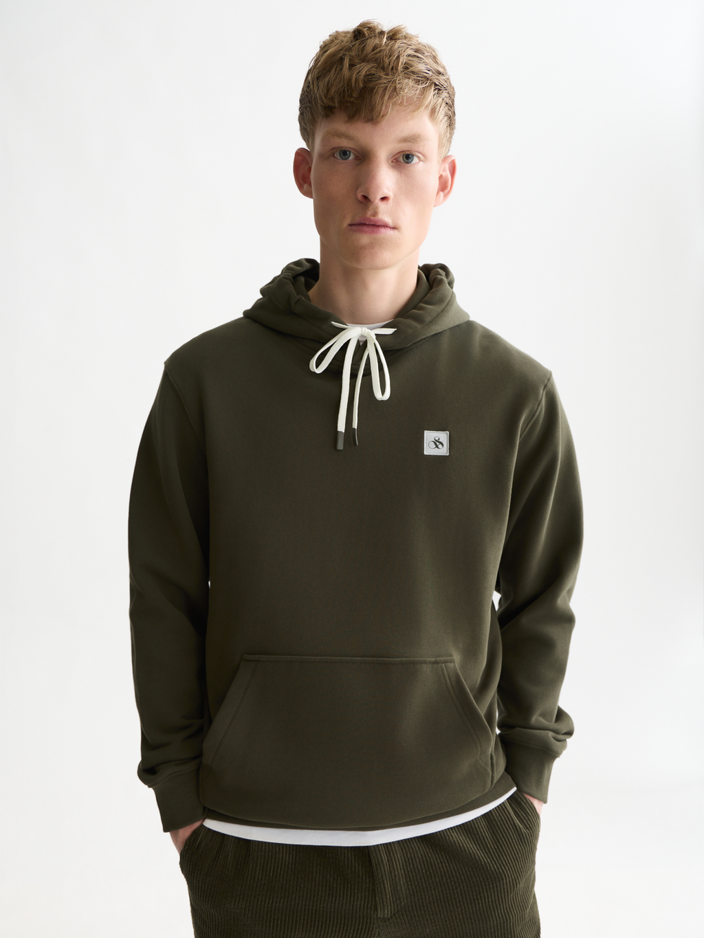Logo badge regular-fit hoodie