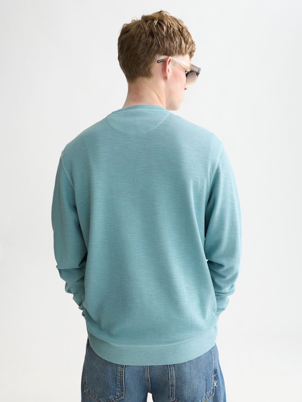 Sweat-shirt coupe droite teint en plongée