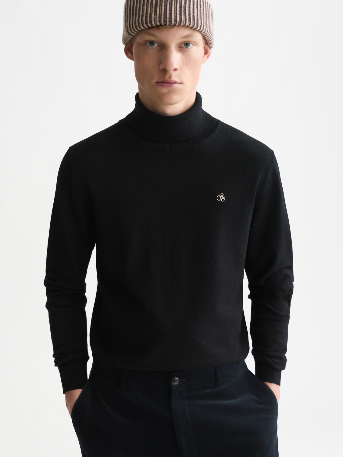 Embroidered Logo Turtleneck Knit Pullover