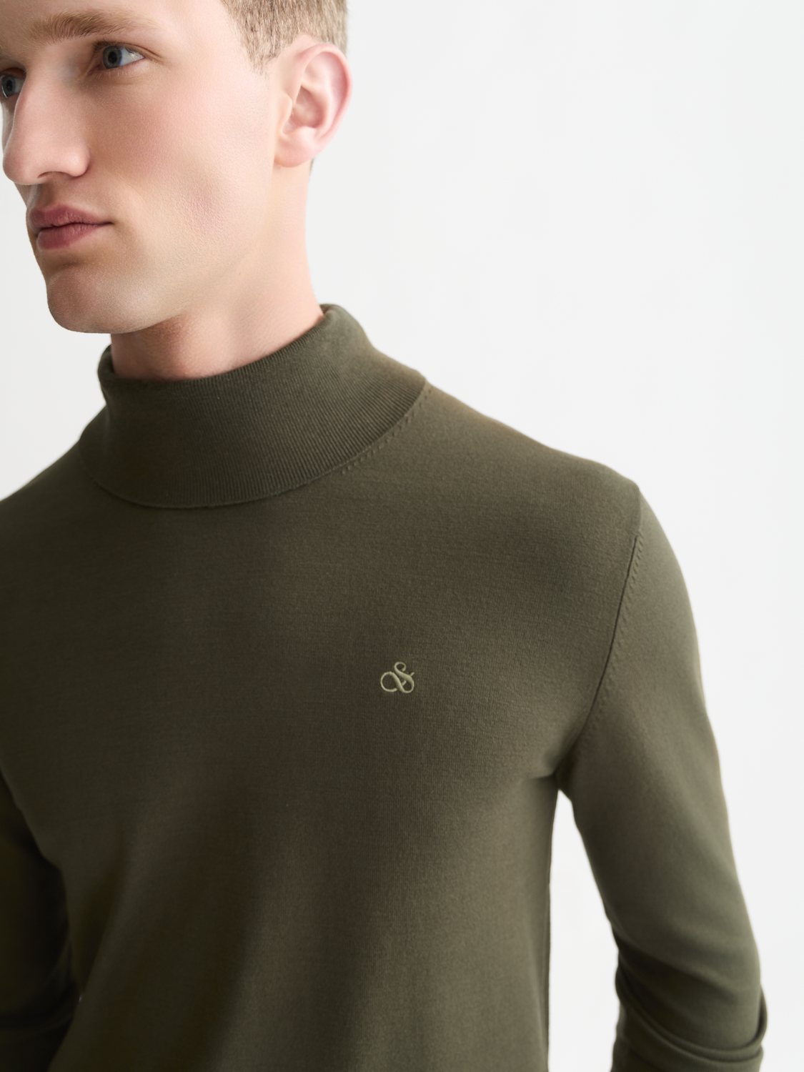 Embroidered Logo Turtleneck Knit Pullover