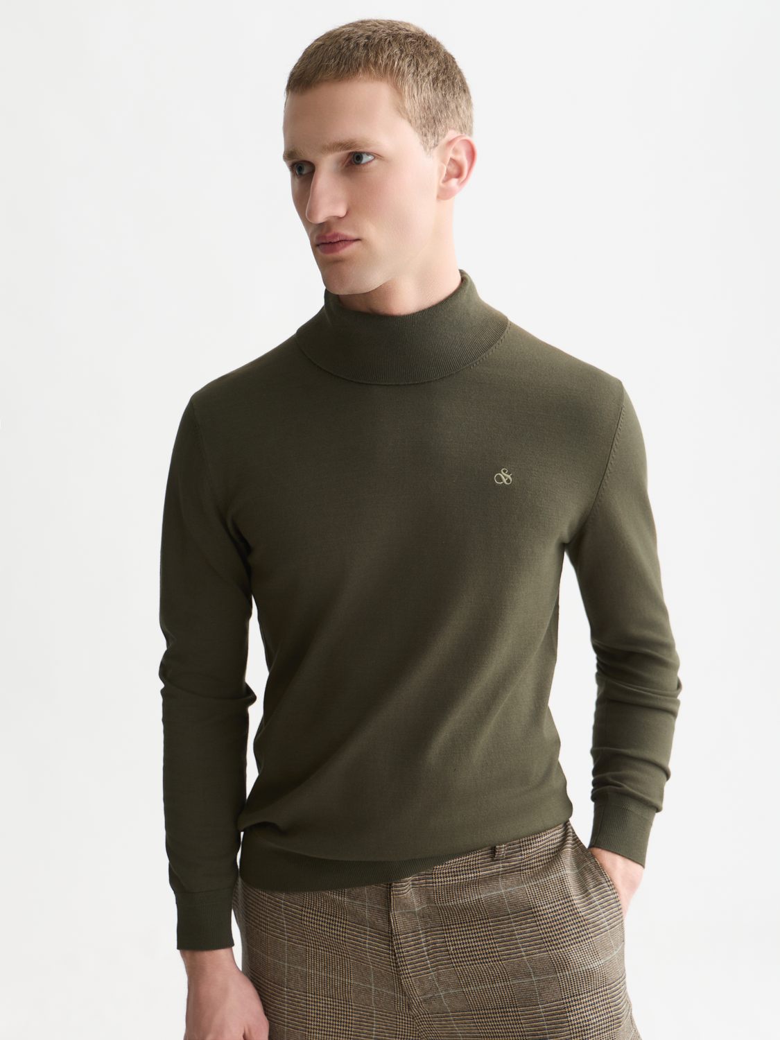 Embroidered Logo Turtleneck Knit Pullover