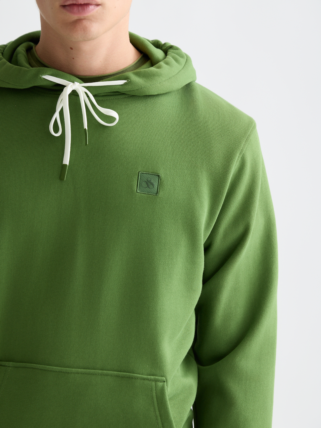 Sweat à capuche coupe droite avec badge logo Core de saison