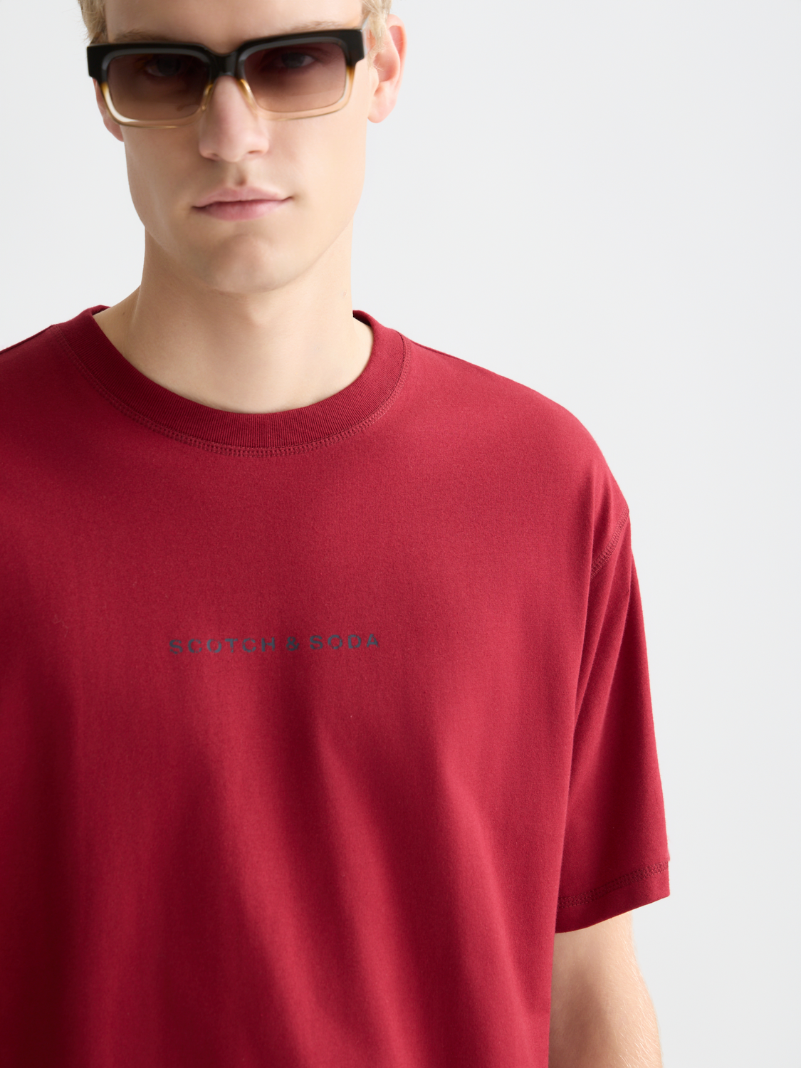 Seasonal Core Chest Artwork Relaxedfit Tshirt