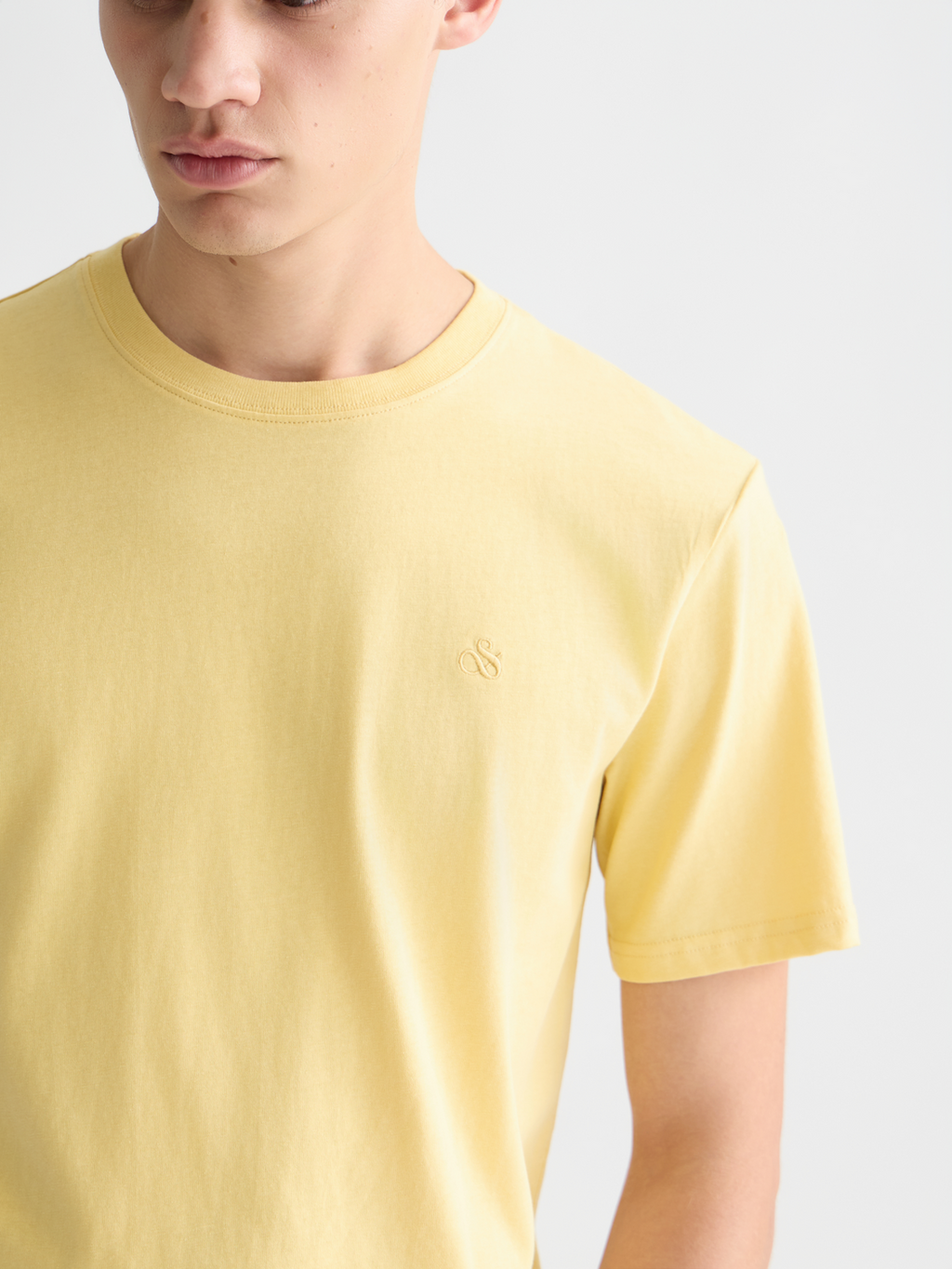 T-shirt coupe droite avec logo poitrine Core saisonnier