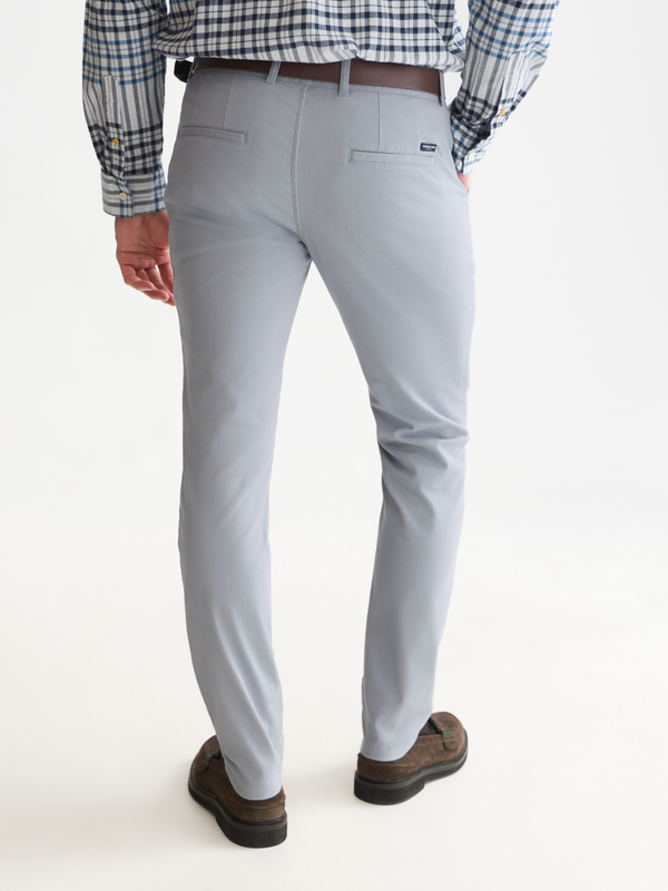 Chino extensible en sergé de coton Essentials Mott