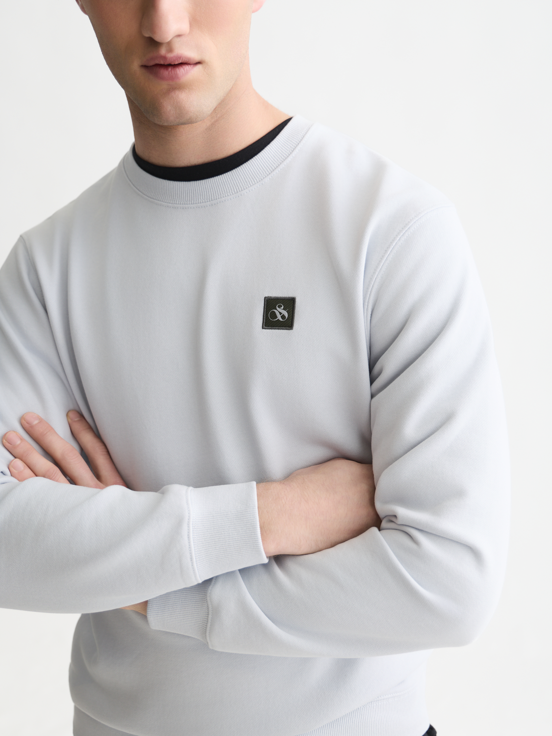Seasonal Core Logo Badge Regularfit Sweatshirt