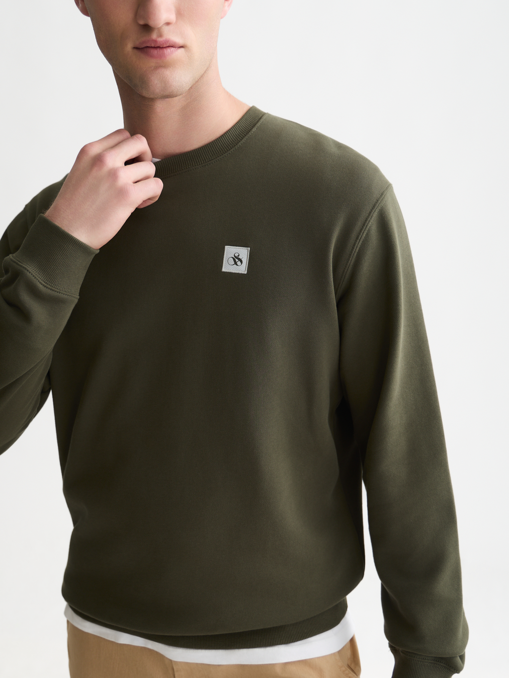 Seasonal Core Logo Badge Regularfit Sweatshirt