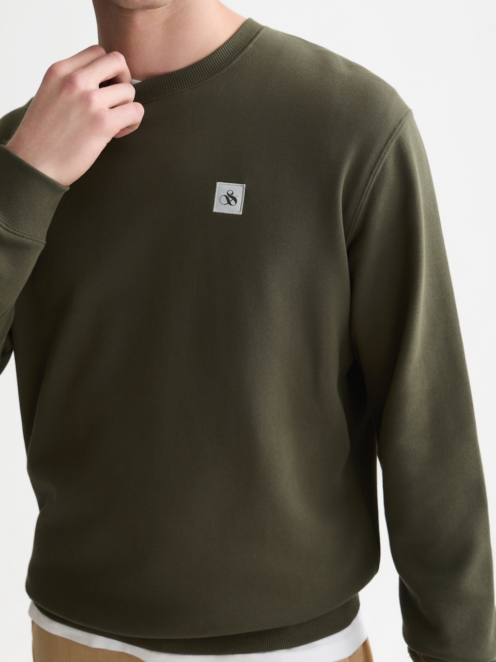 Seasonal Core Logo Badge Regularfit Sweatshirt