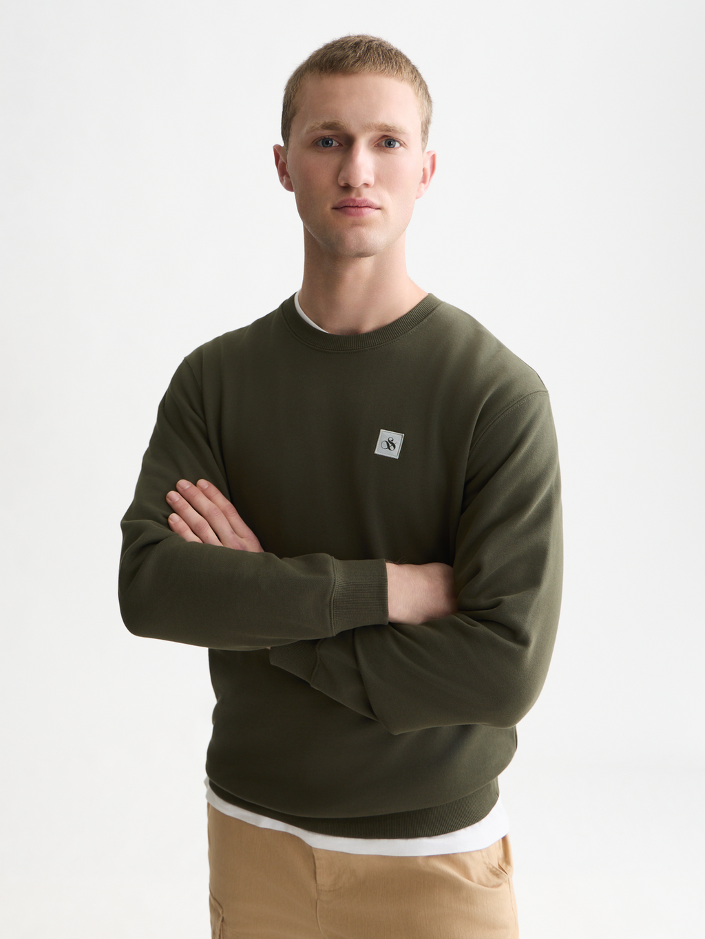 Seasonal Core Logo Badge Regularfit Sweatshirt