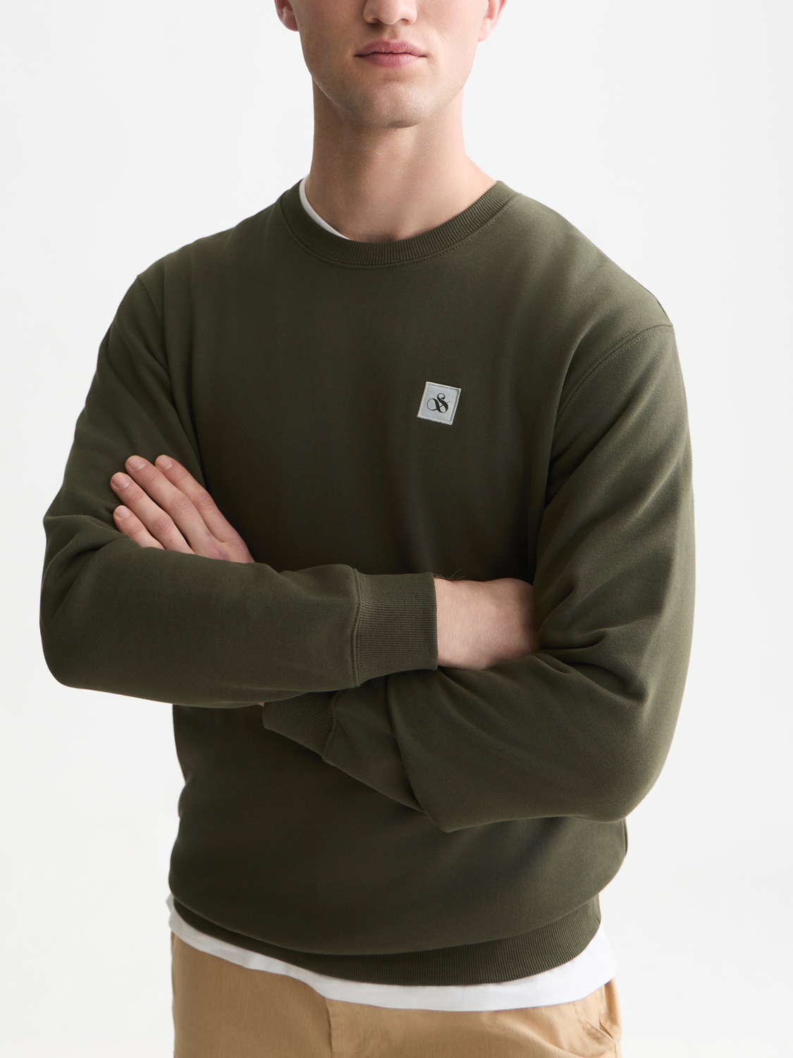 Seasonal Core Logo Badge Regularfit Sweatshirt