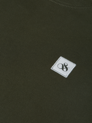 Seasonal Essentials —  Logo Badge Regularfit Sweatshirt