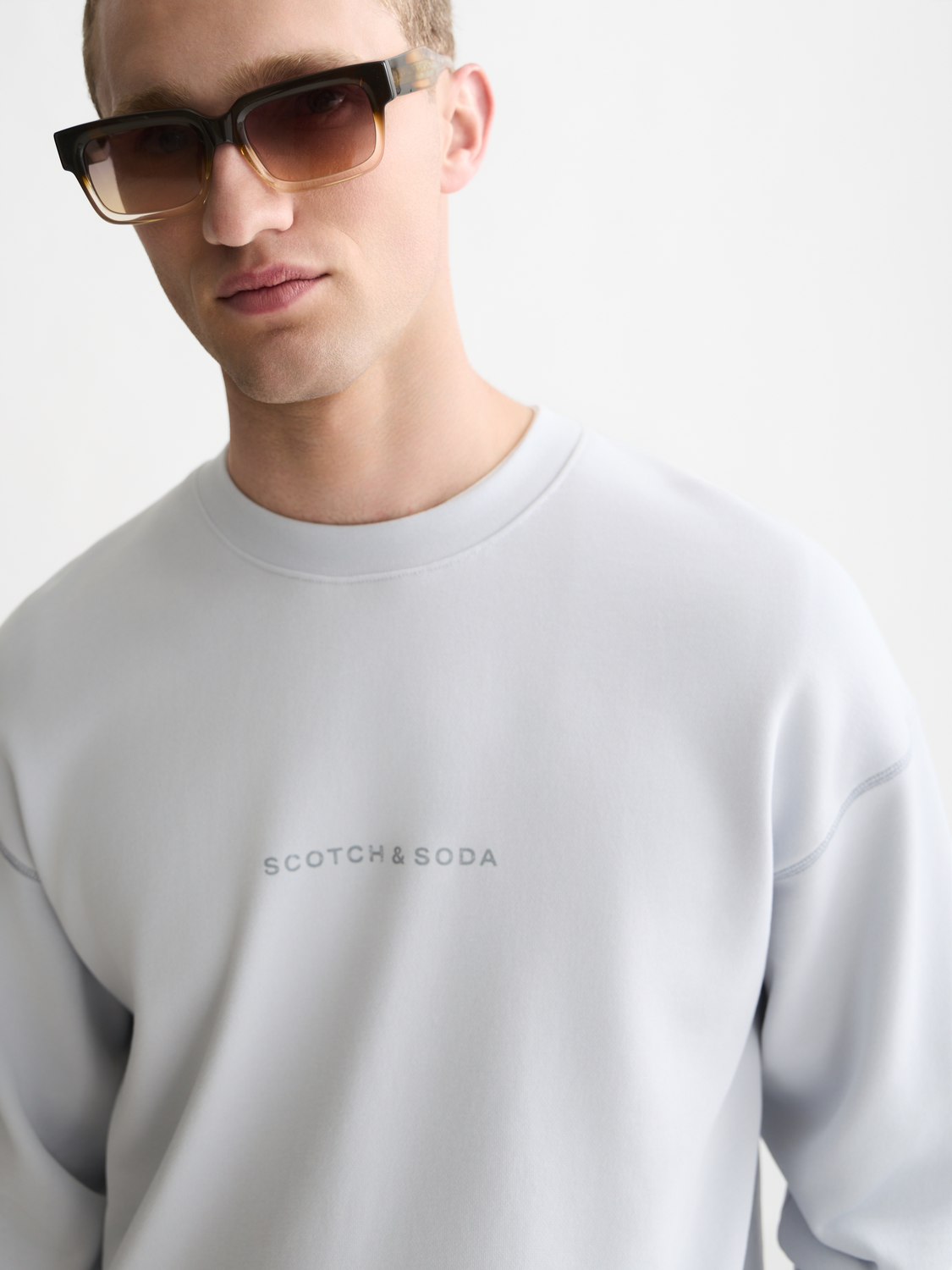 Seasonal Core Front Chest Artwork Relaxed-Fit Sweatshirt