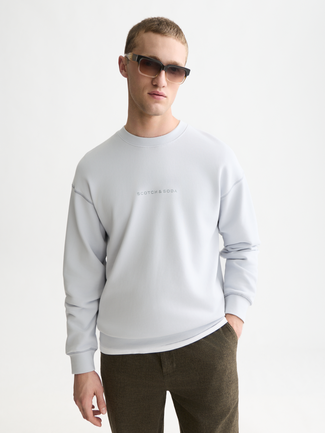 Seasonal Core Front Chest Artwork Relaxed-Fit Sweatshirt