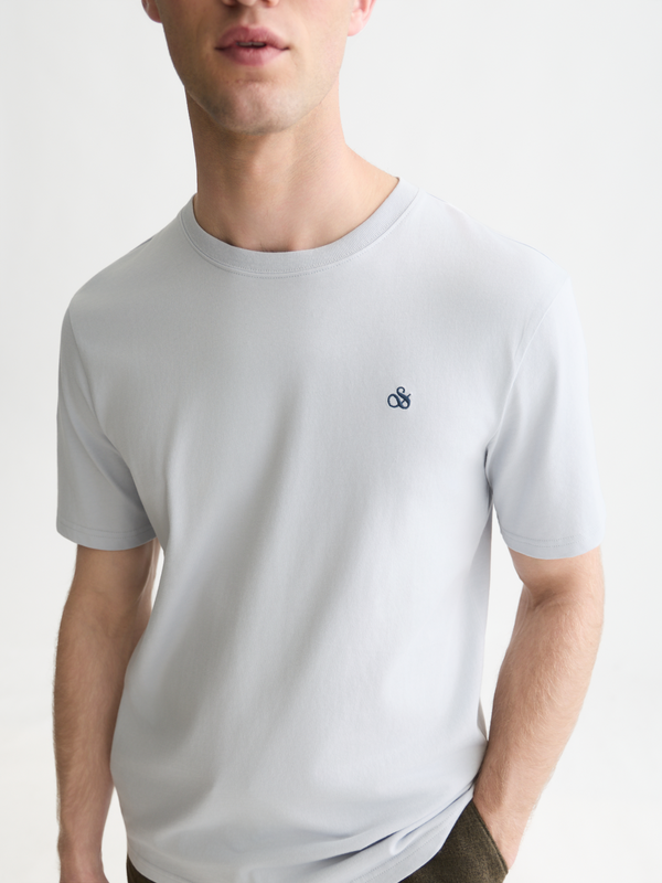 Essentials T-Shirt mit Logo im Regular Fit
