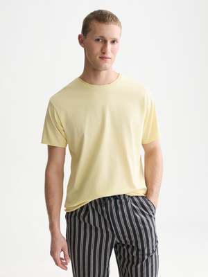 T-shirt teint en pièce coupe décontractée à bords francs Essentials