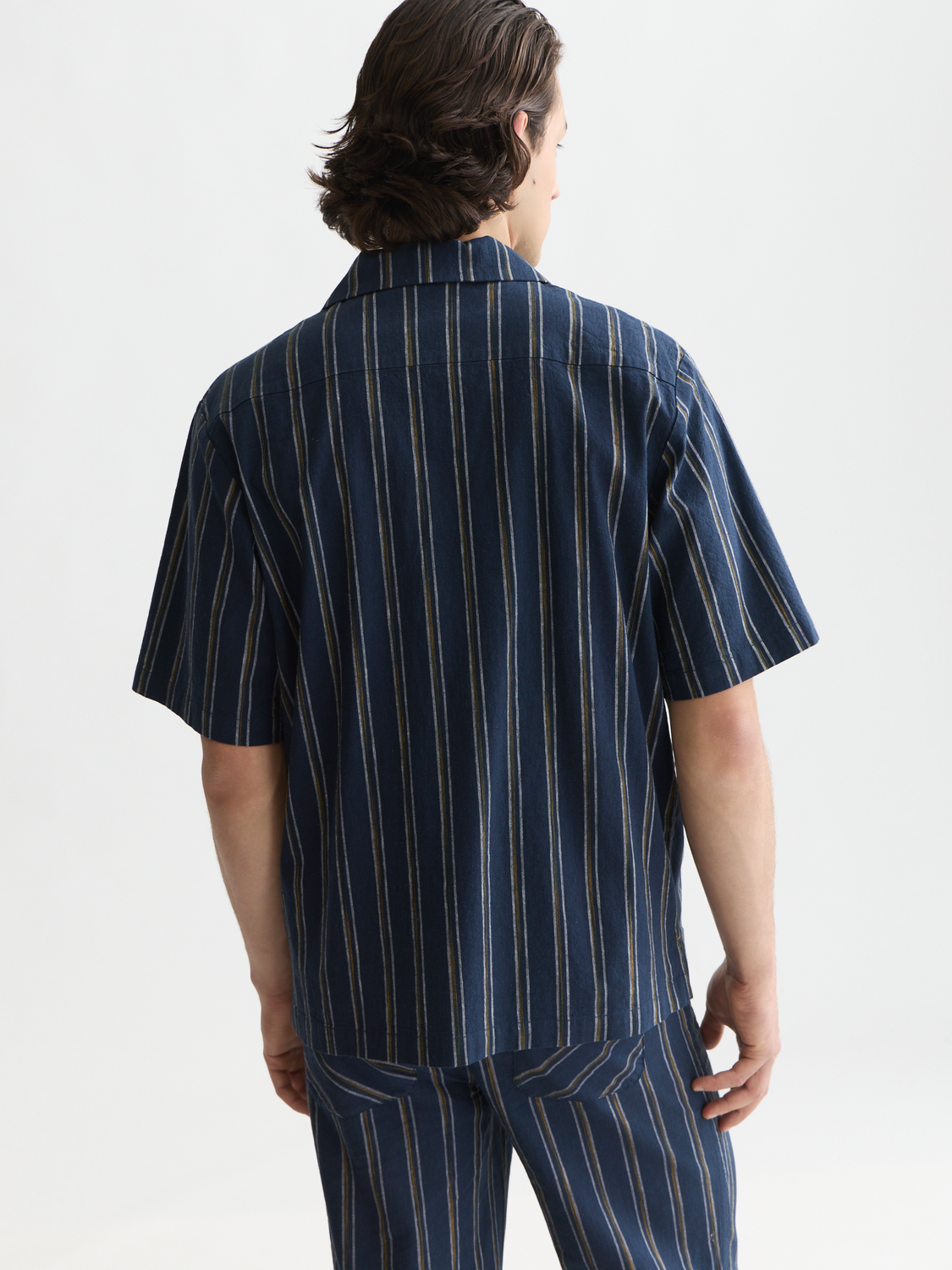 Striped Linen Relaxed-Fit Short-Sleeved Shirt