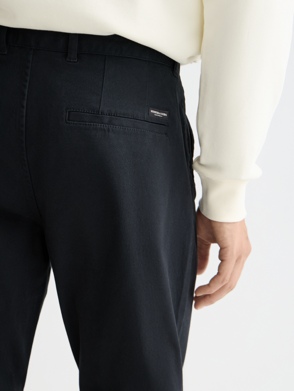 Notre Chino en sergé de coton mélangé Nos Mott