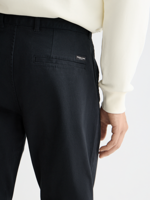 Notre Chino en sergé de coton mélangé Nos Mott