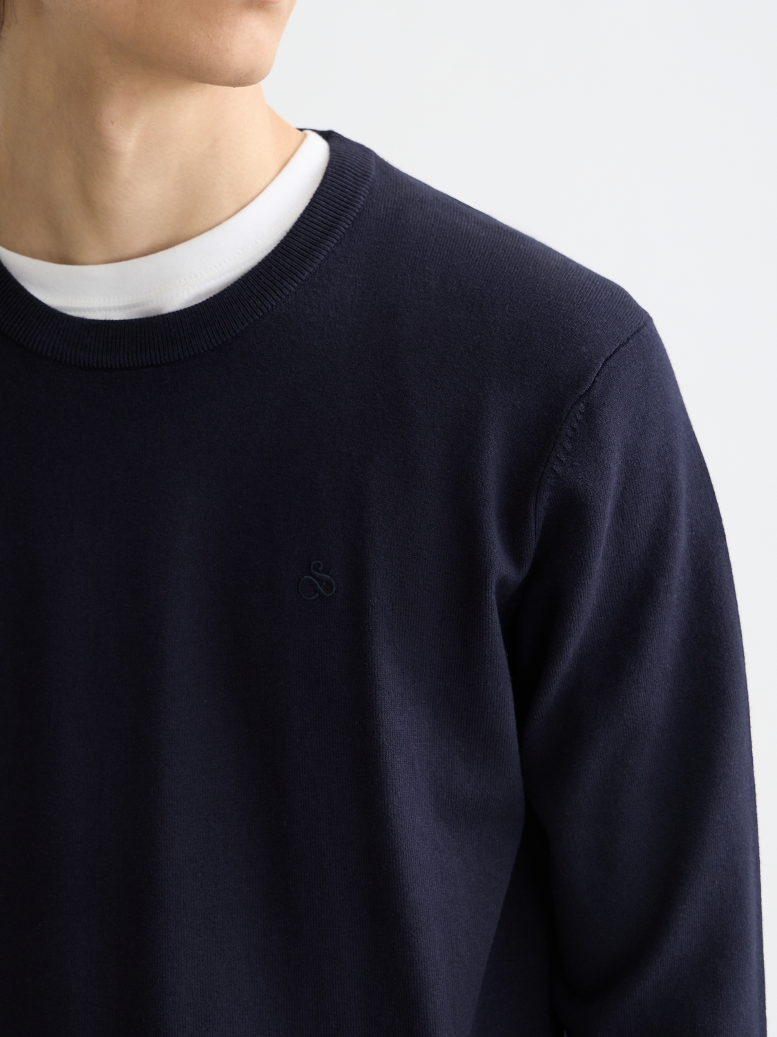 Essentials — Viscose Pullover Crewneck