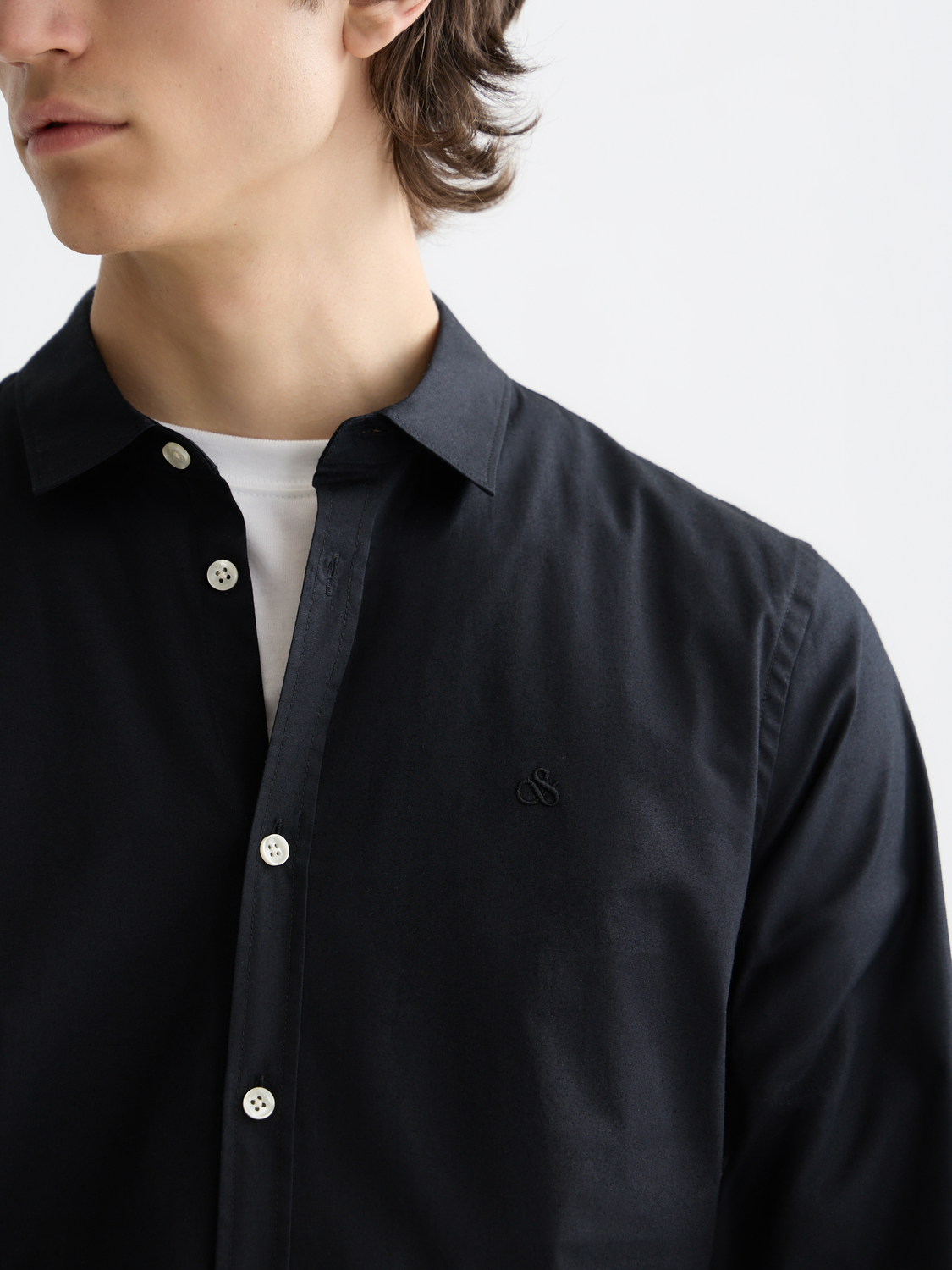 Essentials —  Poplin Solid Shirt