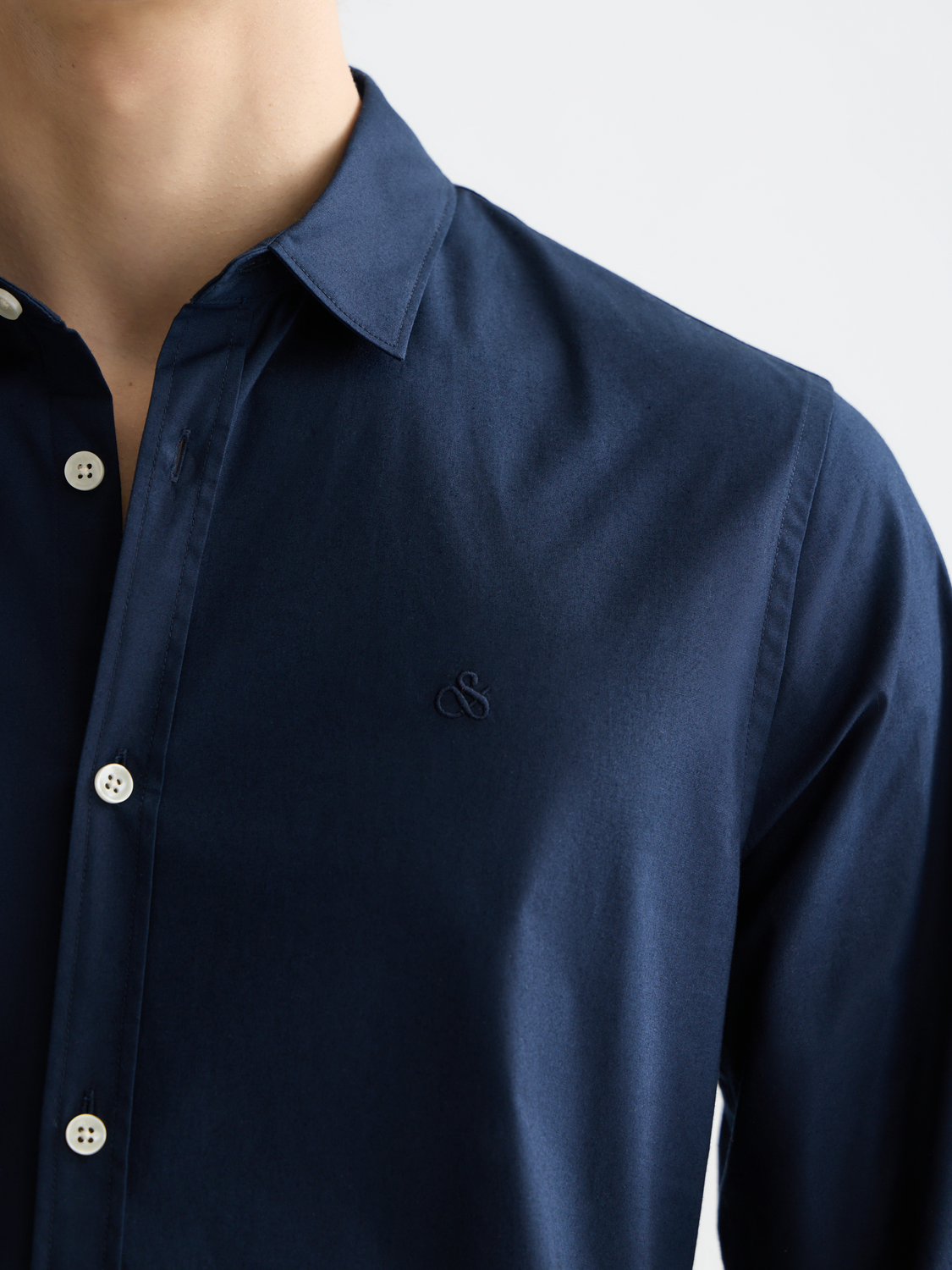 Essentials —  Poplin Solid Shirt