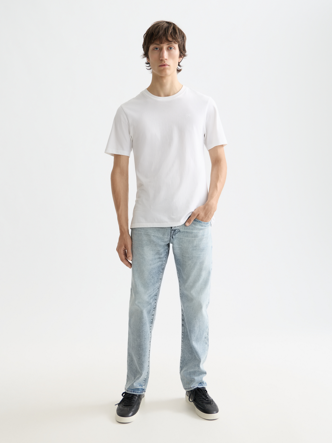 Essentials —  The Zee straight jeans — Blue Story