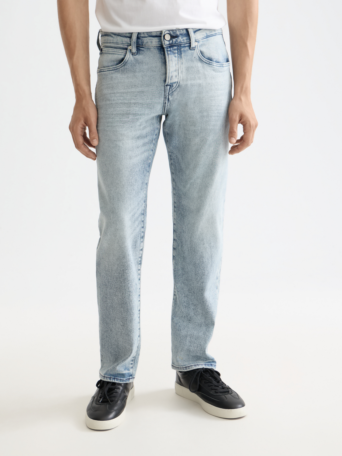 Essentials —  The Zee straight jeans — Blue Story