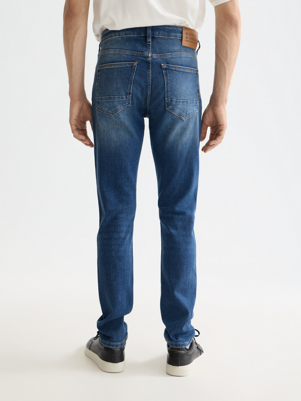 Essentials —  Skim skinny jeans — Classic Blue